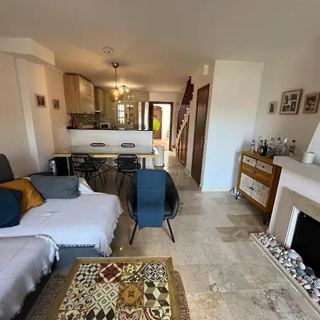 Villa - Playa - Con Acceso Directo A La Piscina Ev14